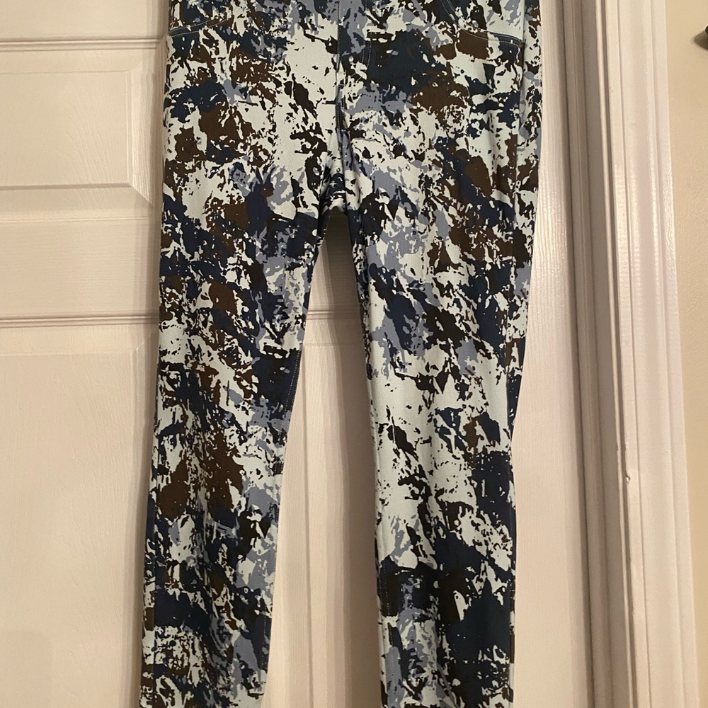 Hue Capri Pant